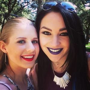 Meet your Posher, Ely